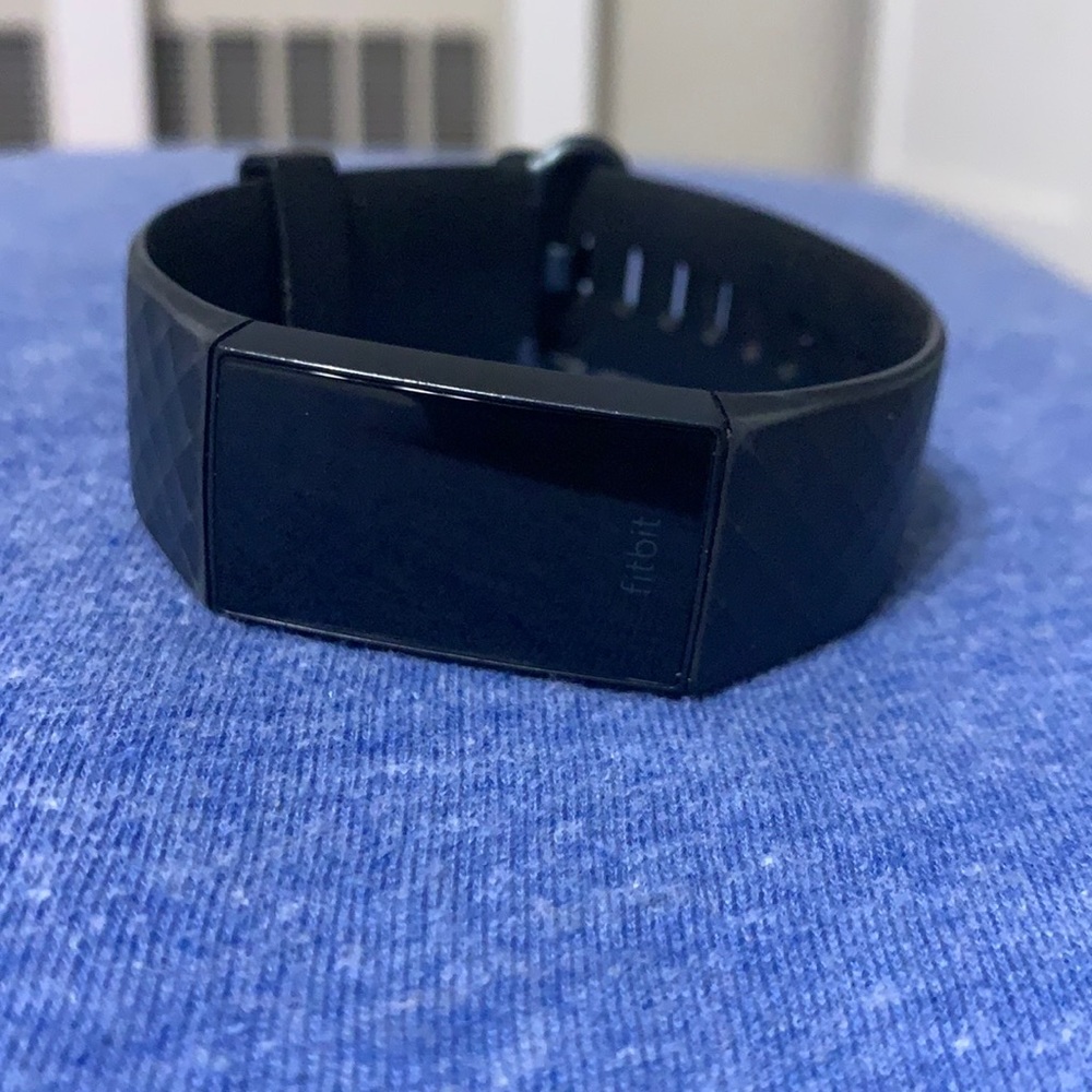 Fitbit Charge 4